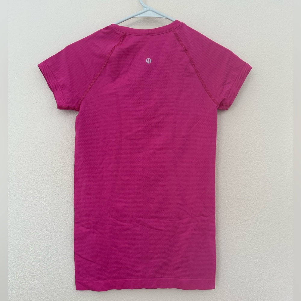 lululemon athletica Swiftly Tech Short Sleeve Tee - Picture 4 of 9
